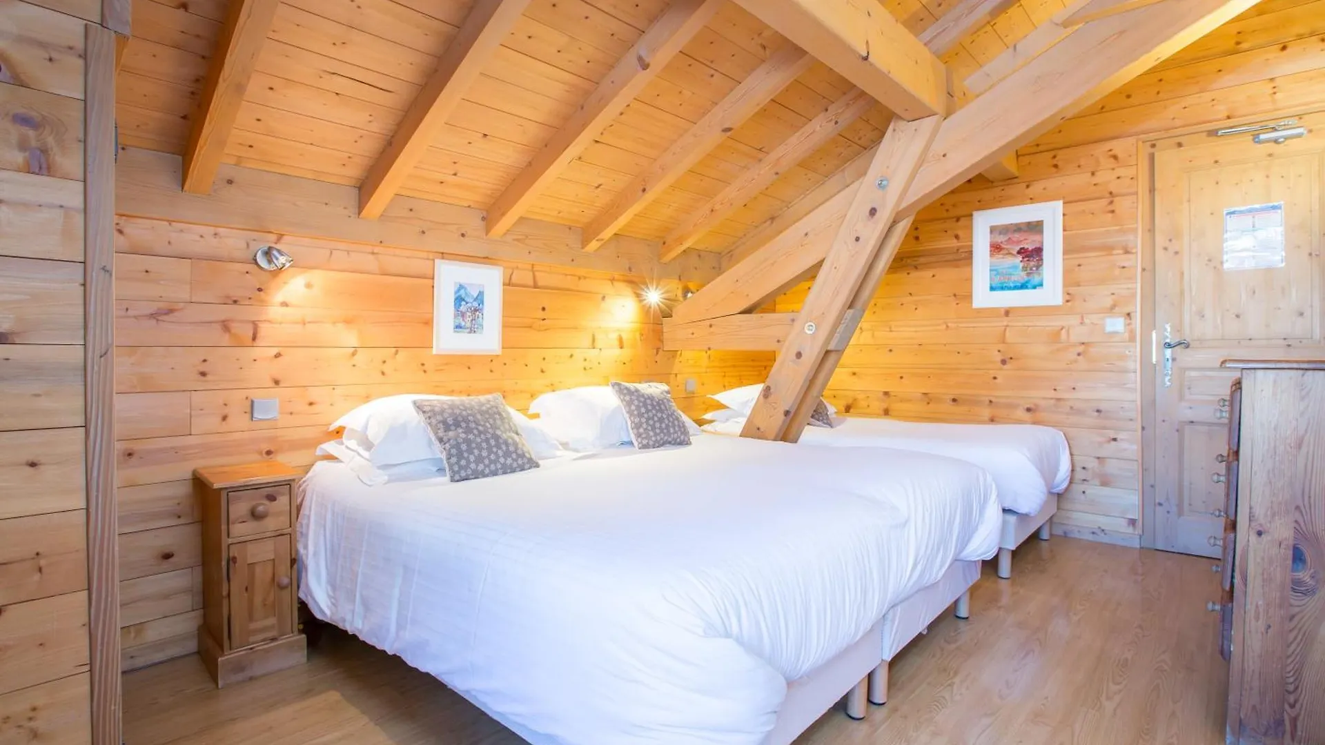 Simply Morzine - Chalet Carving 0*,